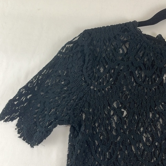 Zara Sheer Black Lace Scalloped Neck and Hem Top - Picture 4 of 9